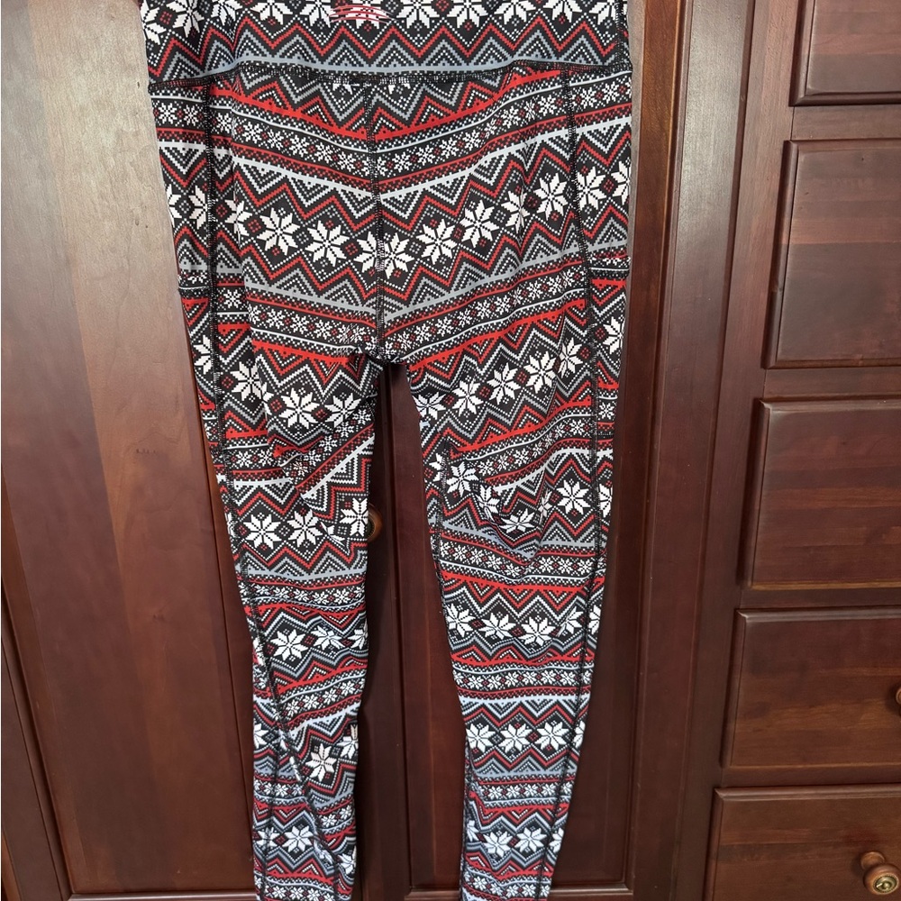Chic Snowflake Patterned Leggings - image 3